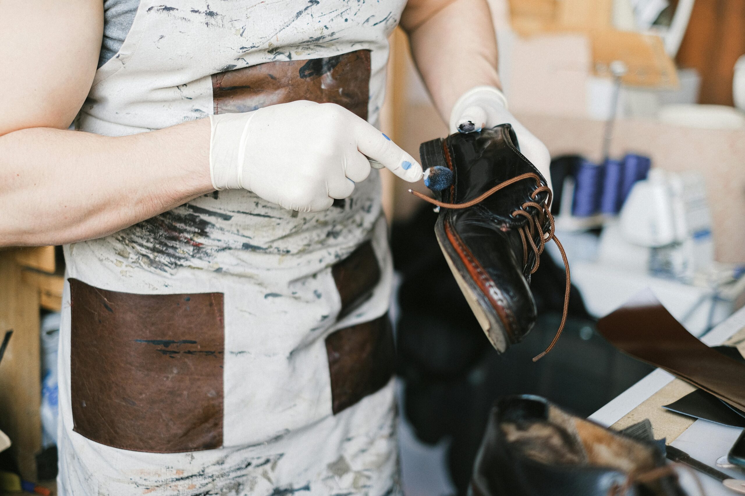 How to care for leather — professional conditioning a leather shoe, Bulani
